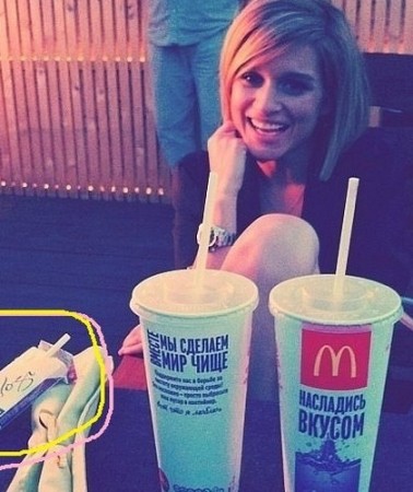 Ксения Бородина курит! Мало того, она еще пьет