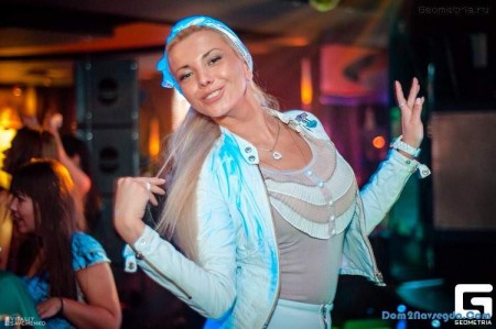 Глеб Жемчугов увел Юлю у Сергея Зяблицева, а теперь флиртует с Викой Шиндаковой!