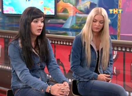 Две сестрички пришли на дом 2 Две сестрички пришли на дом 2