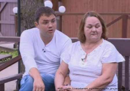 Злость и лицемерие на доме 2 поражает. 