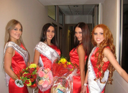Новенькая-Дарья-в-конкурсе-Мисс-Красноярск-2011-5