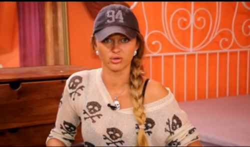 Саша Скородумова бросила Сичкара и уехала на родину!