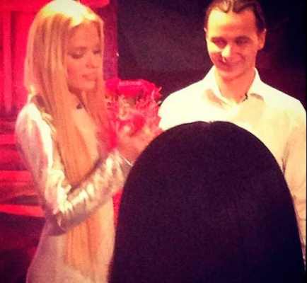 Алиса Никитина собралась замуж за своего бывшего Алиса Никитина собралась замуж за своего бывшего