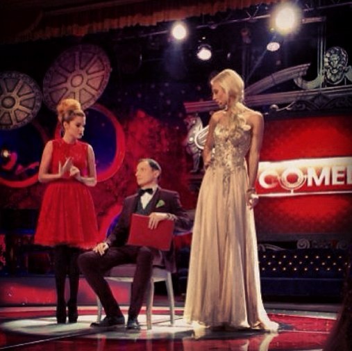 Ольга Бузова в Instagram:  С любимым на съёмках новогоднего Comedy Club