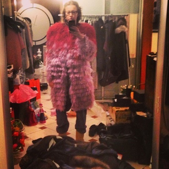 Ксения Собчак нашла шубу под свадебное платье Алианы