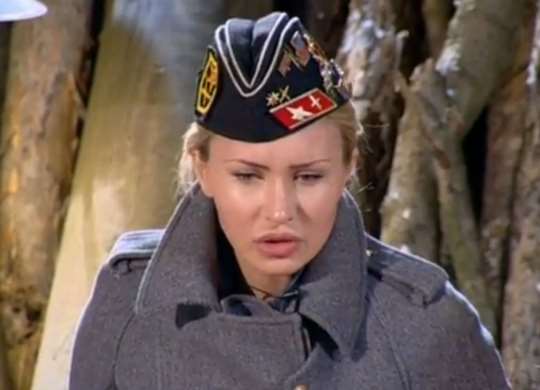 Нищеброды с дешевыми понтами? Элина. Пилотка в пилотке?