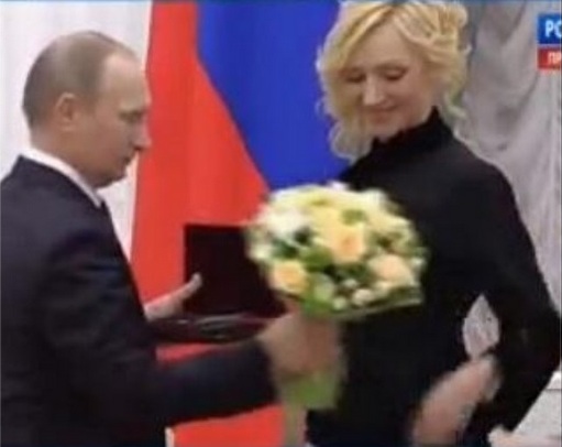 Владимир Путин наделил Кристину Орбакайте званием.