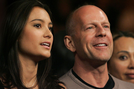 «Крепкий орешек» вновь станет папой. «Крепкий орешек» вновь станет папой.