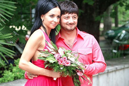 В семье Миши Галустяна не всё спокойно. В семье Миши Галустяна не всё спокойно.