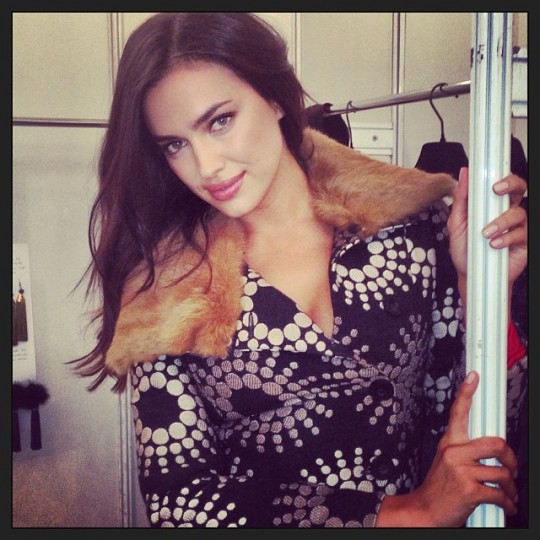 Ирина Шейк поддержала спортсменов. Ирина Шейк поддержала спортсменов.