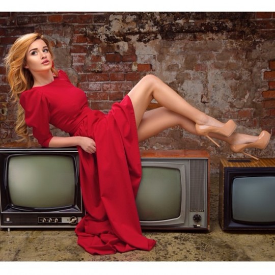 Ксения Бородина в фотосессии для Модного Дома Yulia Prokhorova.