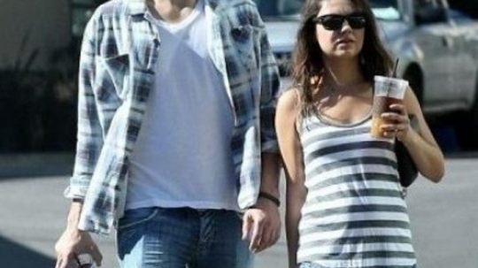 Эштон Катчер станет папой?