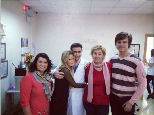 Жене Прохора Шаляпина сделали пластическую операцию. Жене Прохора Шаляпина сделали пластическую операцию.