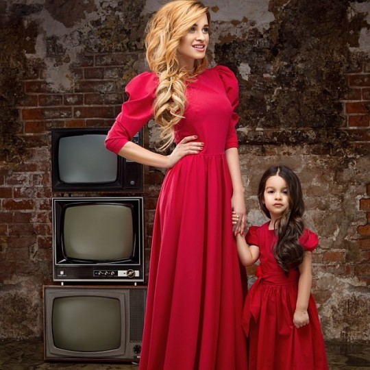 Ксения Бородина в фотосессии для Модного Дома Yulia Prokhorova.