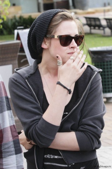 Кристен Стюарт мечтает побриться наголо.