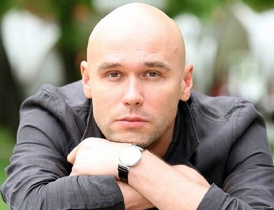 Максим Аверин стал строгим членом жюри шоу «Точь-в-точь».