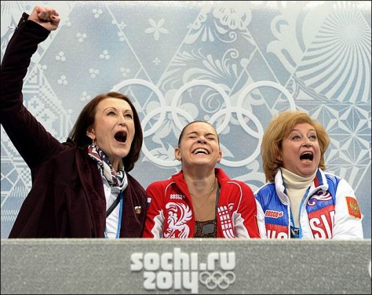 Костюм Аделины Сотниковой стоит 1000 Евро.