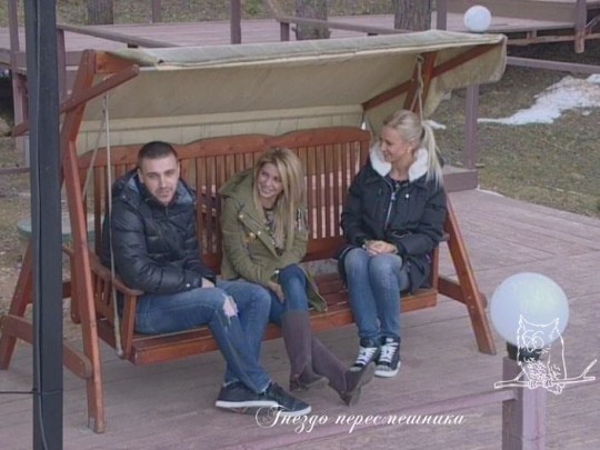 Бузова посадила в качель Лизку и Ихоря и умиляется Бузова посадила в качель Лизку и Ихоря и умиляется