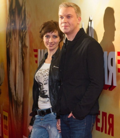 Сергей Светлаков вывел жену в свет.