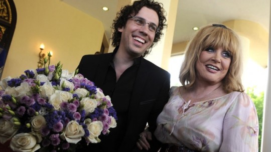 Максим Галкин ушёл из семьи. Максим Галкин ушёл из семьи.