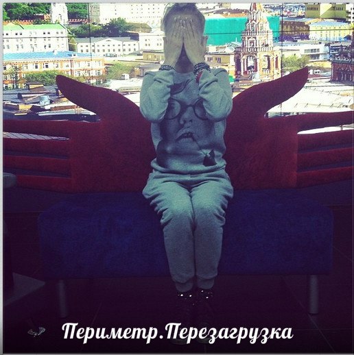 Оригинальный диванчик в новом кафе 