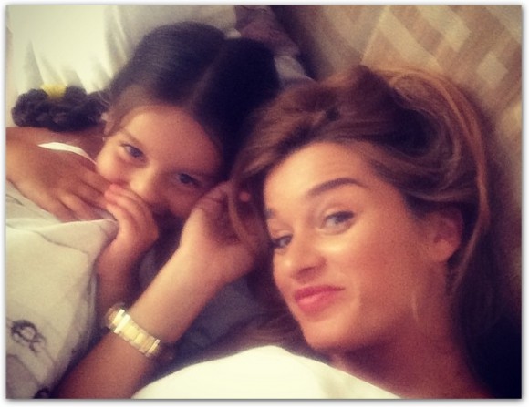 Дочь Ксении Бородиной обещают зарезать Дочь Ксении Бородиной обещают зарезать