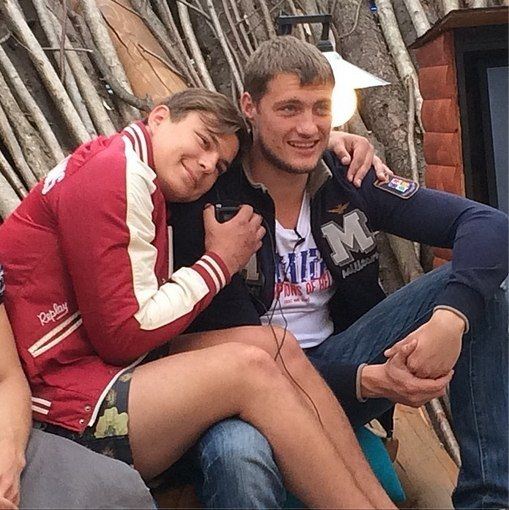 Сестра Саши Задойнова готова защищать его от Карякиной!