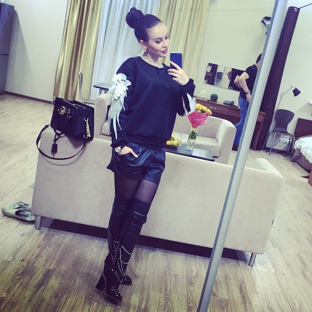 gNKchUTKH_8 gNKchUTKH_8