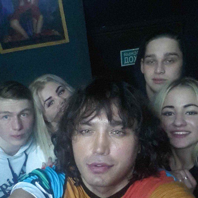 0AK69T8_nM0