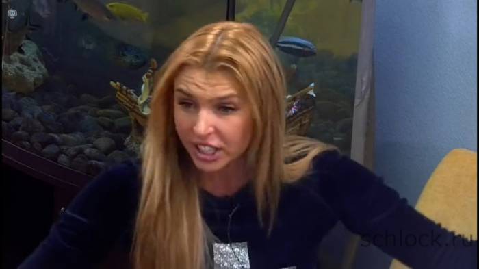 Элла Суханова падает все ниже и ниже…