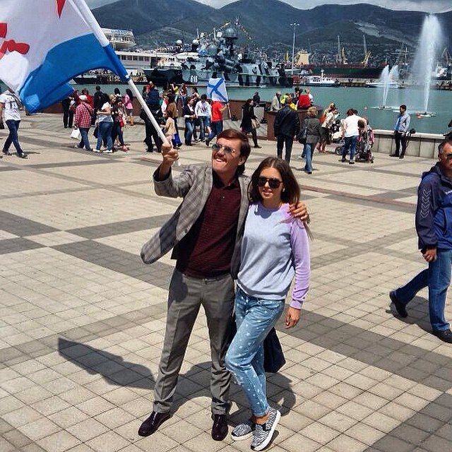 SZBhEBG9XVU SZBhEBG9XVU