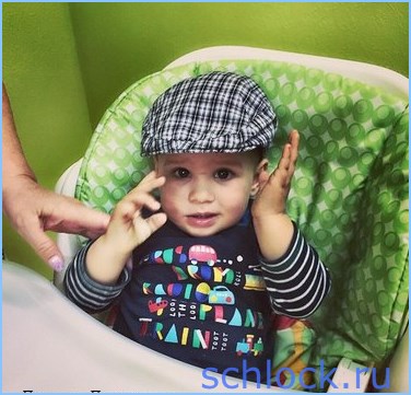 Роберт Гобозов научился читать?!