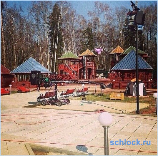 Проект Дом-2 стал напоминать ночлежку