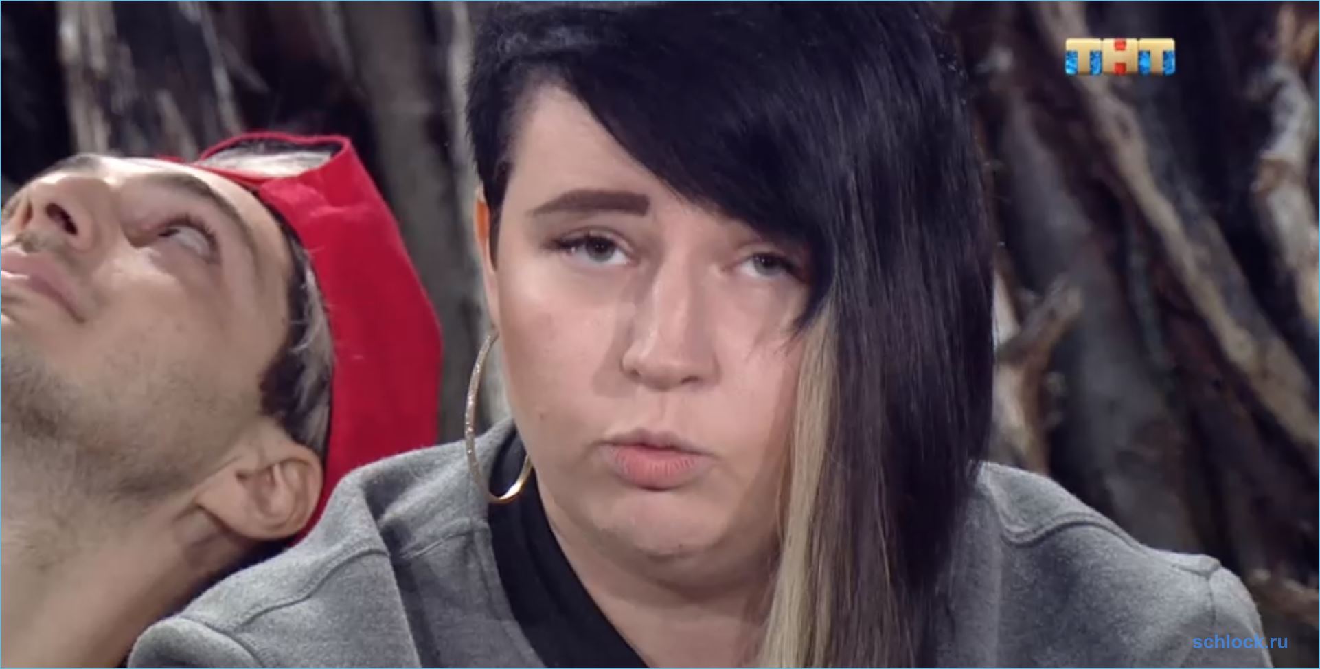 Черно копирует Рапунцель?