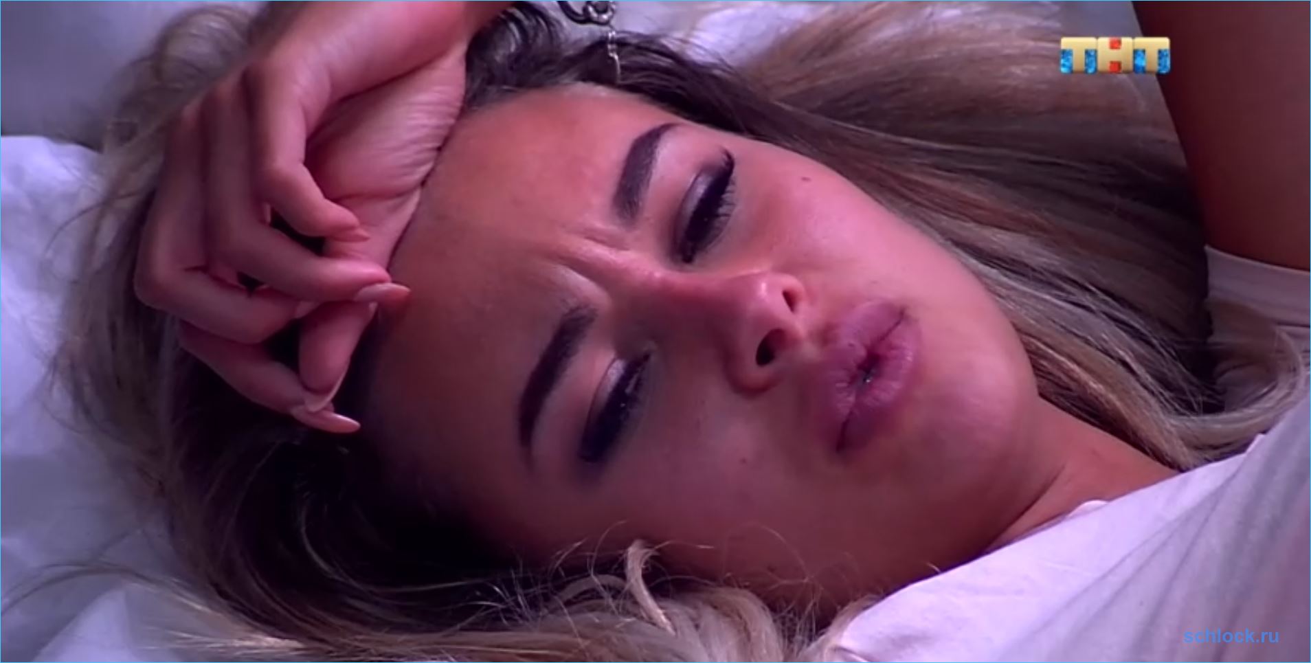 Елена Хромина пострадала от рук косметолога 