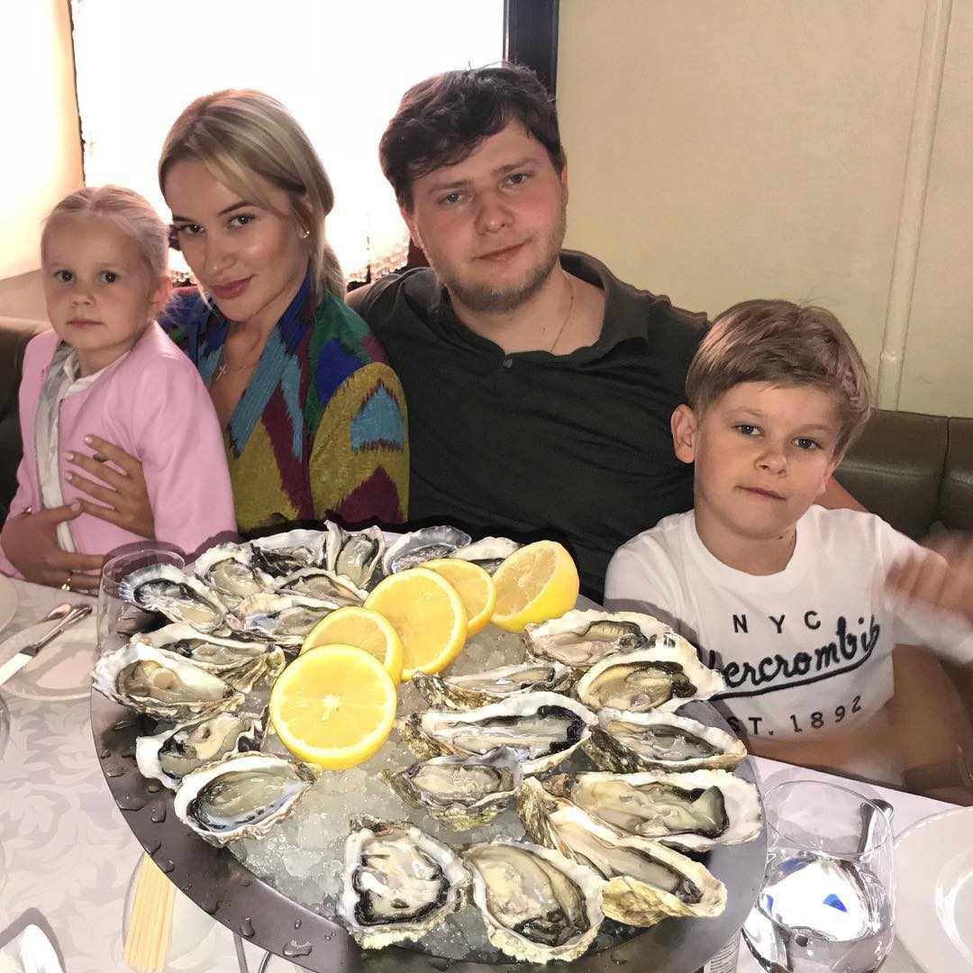 Елена Бушина с детьми