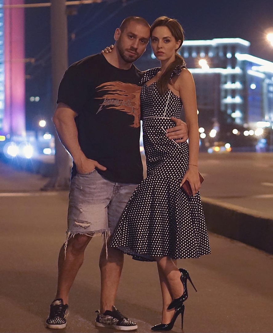 актер ефременков фото с женой юлией