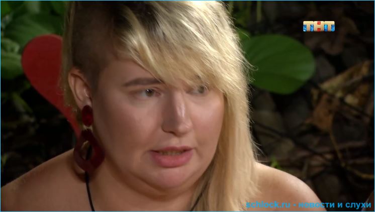 Александре Черно поправила корону Овсянникова? Александре Черно поправила корону Овсянникова?