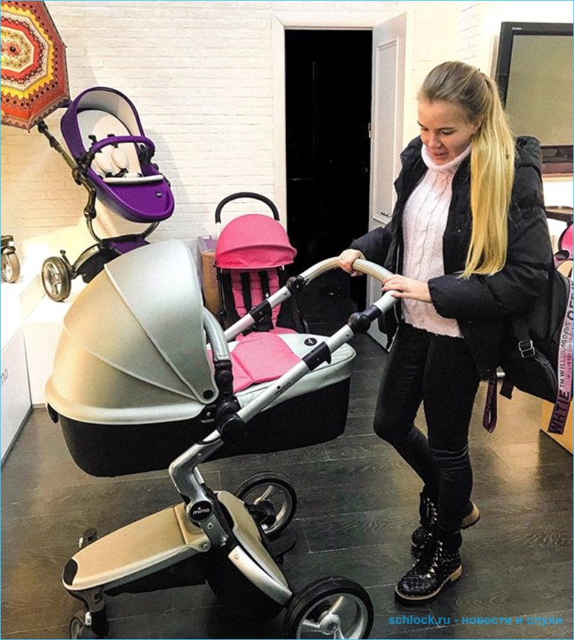 Дарья Друзьяк выбирает коляску для несуществующего ребенка