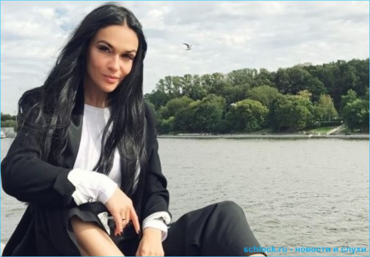 Алена Водонаева забирает мебель из квартиры мужа Алена Водонаева забирает мебель из квартиры мужа