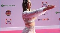 Ведущая дома 2 Ольга Бузова приехала на премию "Муз-тв 2019" на верблюде