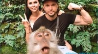 Стало известно, что Виктория Романец нашла фонарь на отдыхе