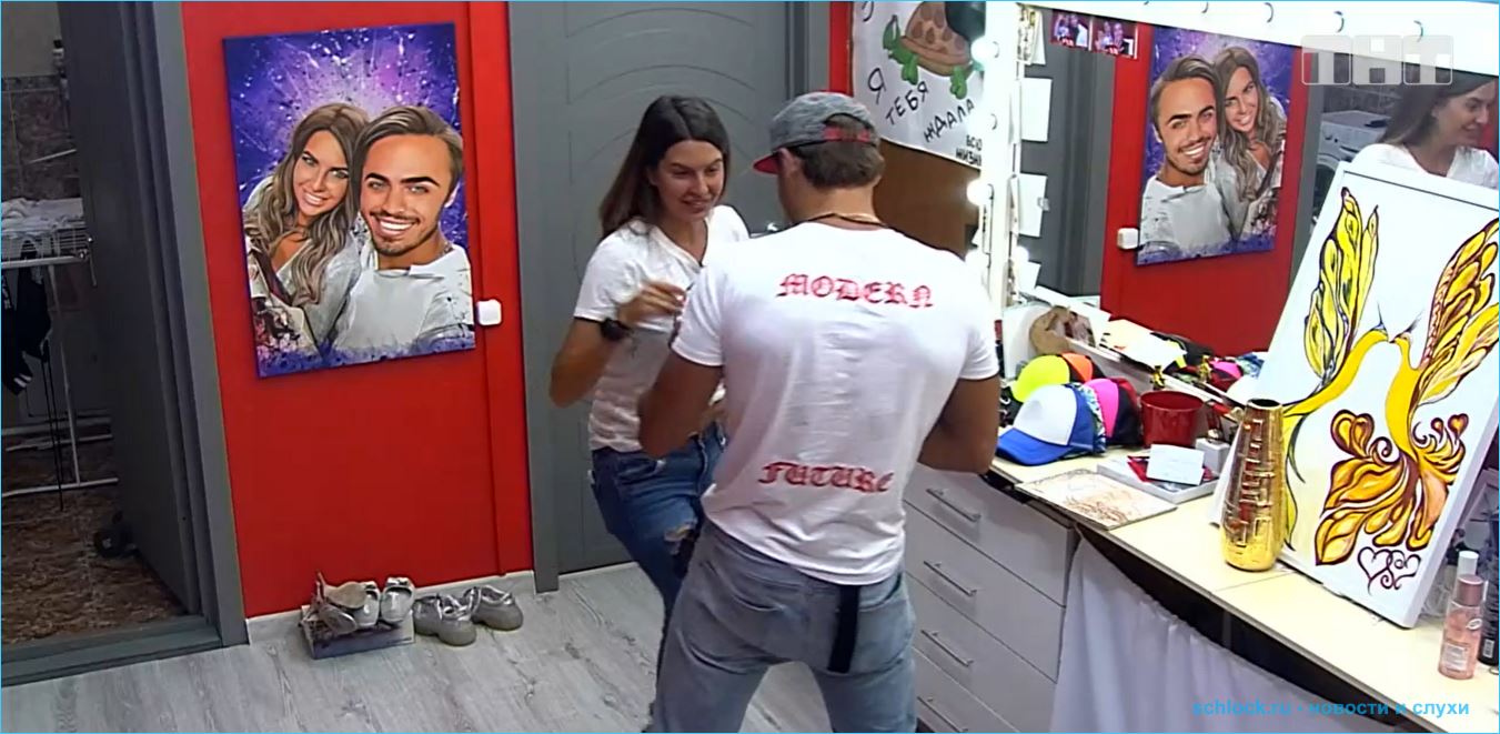 Майя Донцова показала паспорт с новой фамилией Майя Донцова показала паспорт с новой фамилией