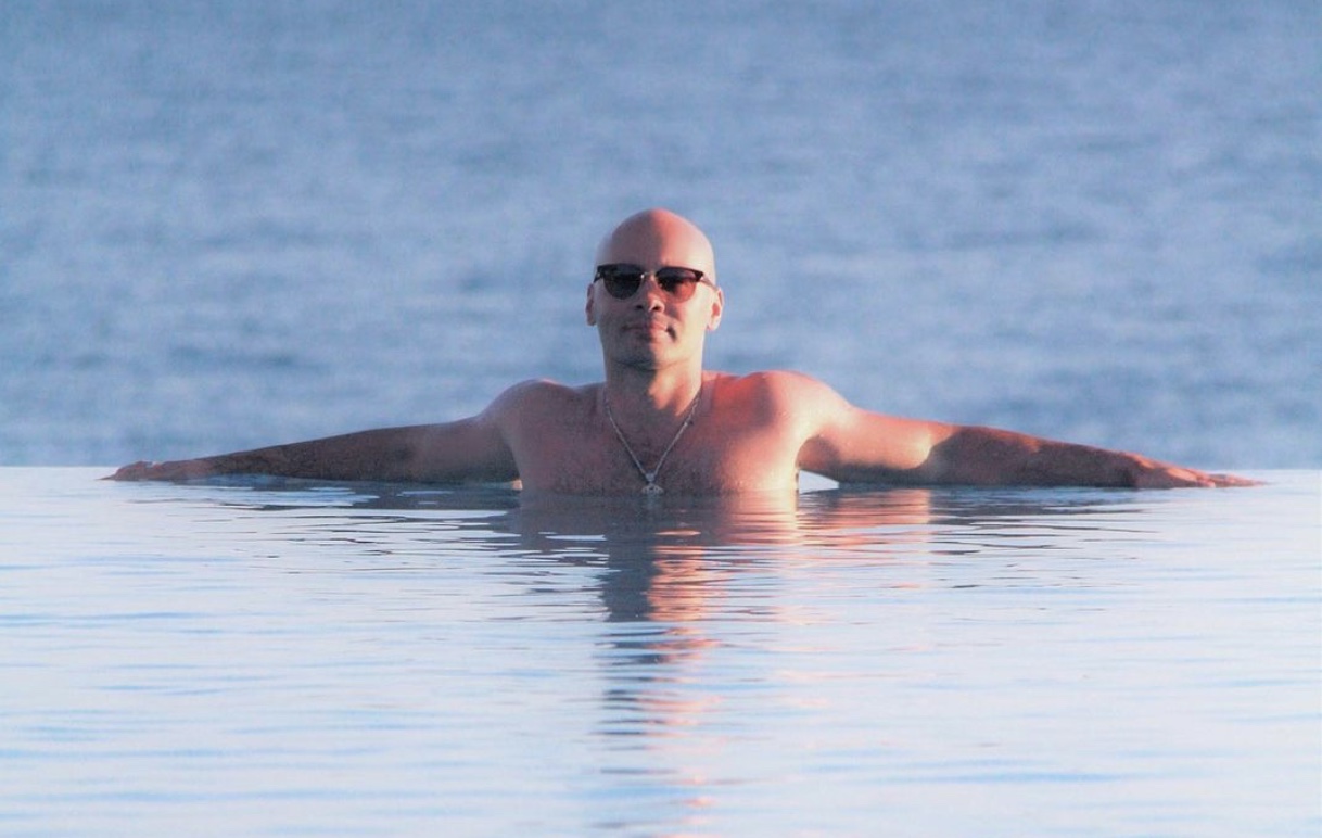 Андрей Черкасов: Бузова и Бородина на Мальдивах, Орлова в Дубае ... А я?