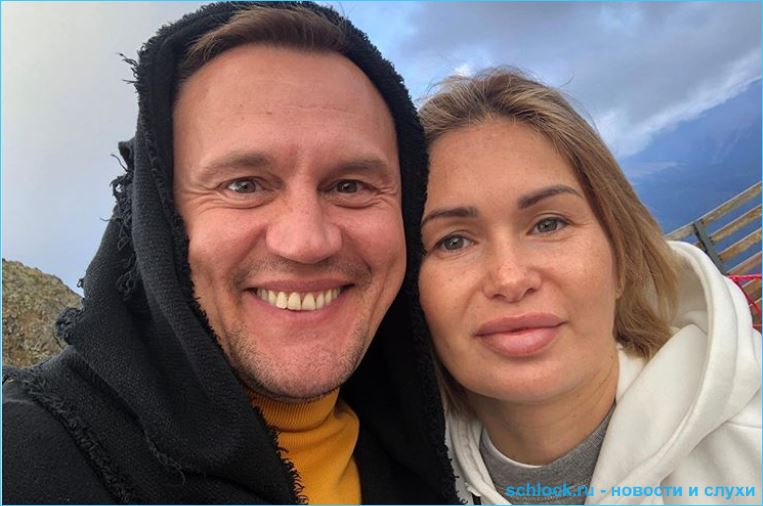 Актер Меньщиков расширяет горизонты жены Ангелины Монах