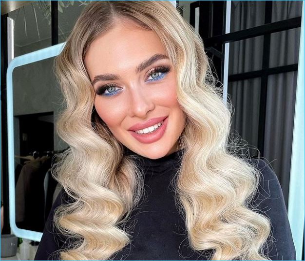 Юлия Жукова считает, что только она с Григорьевым показывает реальную жизнь в сети