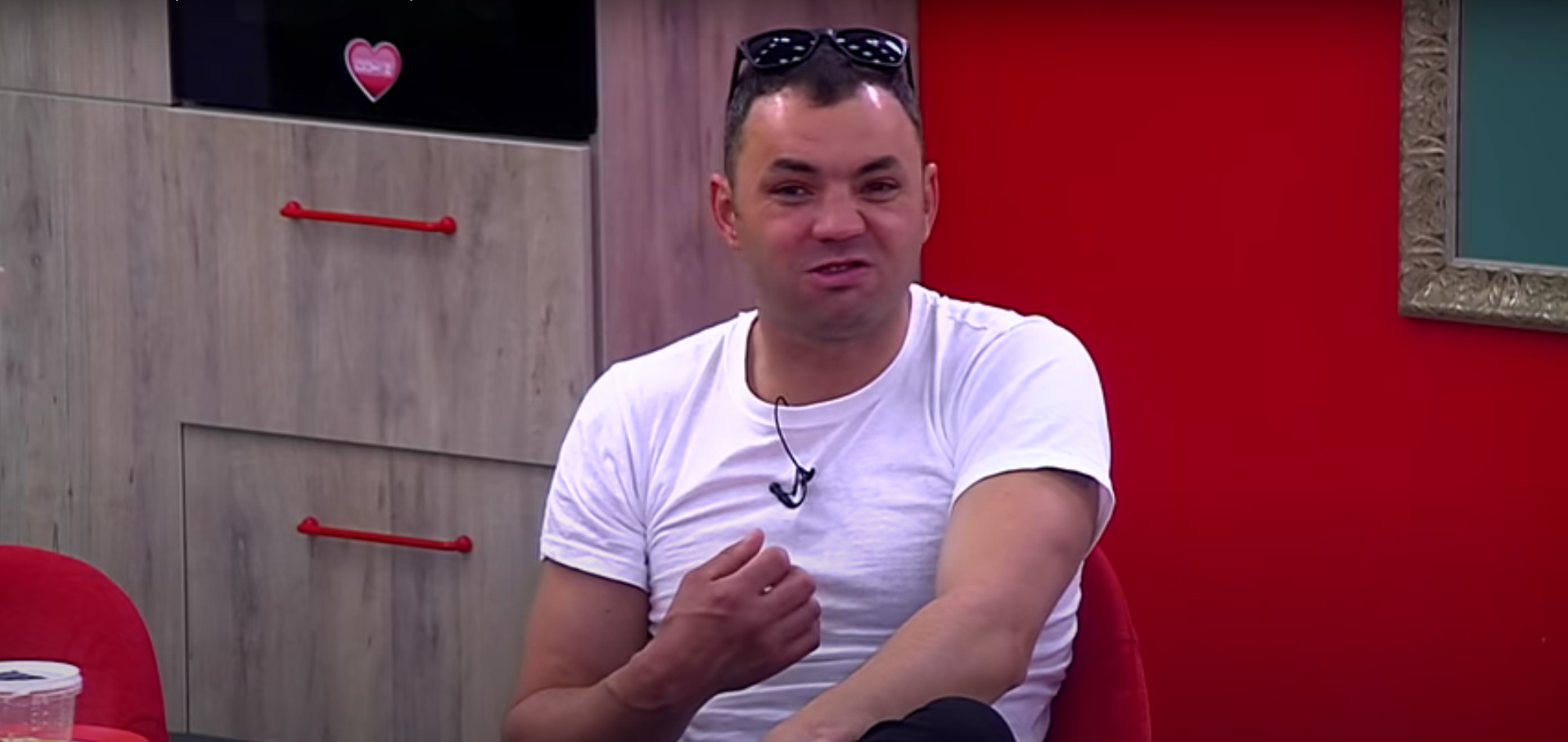 Участники Дома 2 будут поздравлять в эфирах зрителей с праздниками и юбилеями Участники Дома 2 будут поздравлять в эфирах зрителей с праздниками и юбилеями