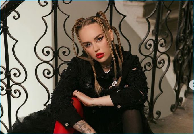 Выяснилось, почему Безбородова так рвется замуж за Захарьяша Выяснилось, почему Безбородова так рвется замуж за Захарьяша