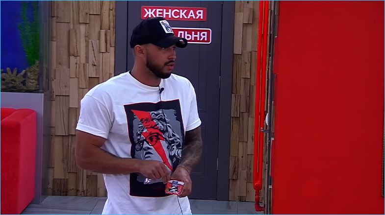 Саймона Марданшина считают зазнайкой новички Дома 2