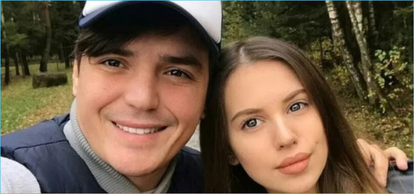 Александра Артемова объяснила, почему не разводится с Евгением Кузиным